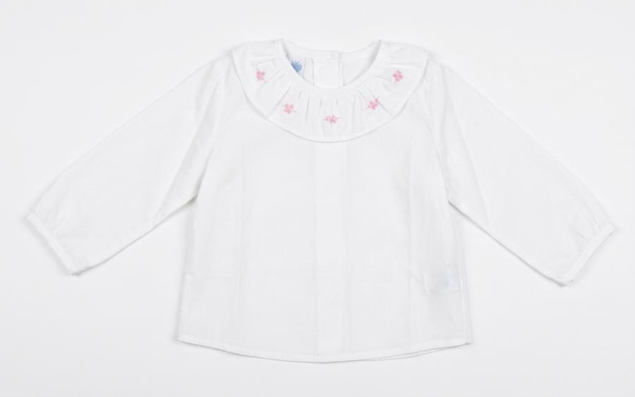 Blusa cuello bordado